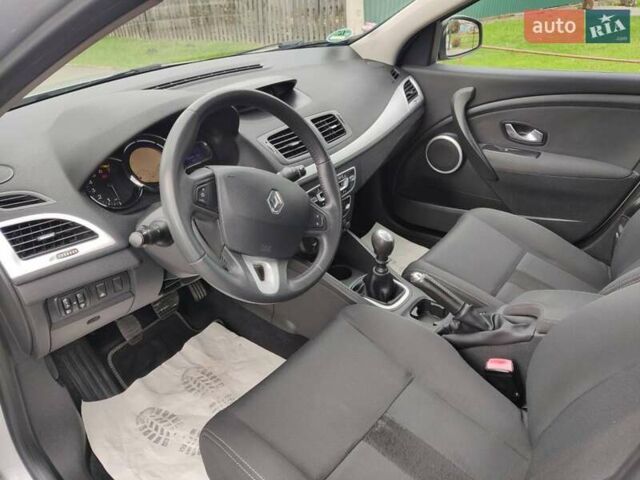 Рено Меган 2009 у Барышевке на Automoto.ua Сірий Рено Меган, об'ємом двигуна 1.6 л та пробігом 185 тис. км за 6950 $, фото 12 на Automoto.ua