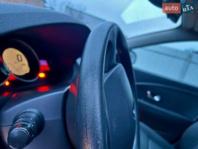 Сірий Рено Меган, об'ємом двигуна 1.6 л та пробігом 186 тис. км за 6900 $, фото 57 на Automoto.ua