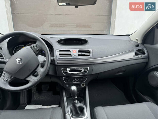 Серый Рено Меган, объемом двигателя 1.6 л и пробегом 200 тыс. км за 6250 $, фото 12 на Automoto.ua