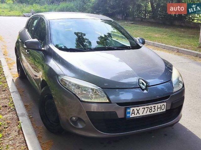 Рено Меган 2009 в Харькове на Automoto.ua Серый Рено Меган, объемом двигателя 1.6 л и пробегом 199 тыс. км за 6500 $, фото 2 на Automoto.ua