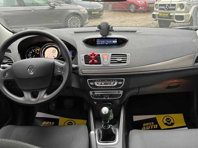 Рено Меган 2009 в Стрые на Automoto.ua Серый Рено Меган, объемом двигателя 1.6 л и пробегом 131 тыс. км за 6999 $, фото 15 на Automoto.ua
