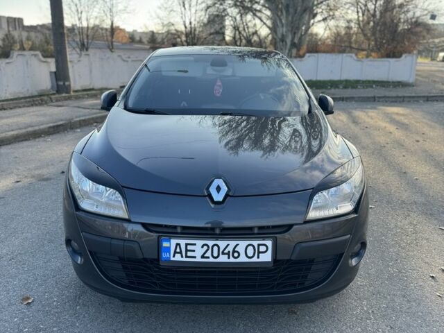 Сірий Рено Меган, об'ємом двигуна 1.5 л та пробігом 225 тис. км за 6300 $, фото 1 на Automoto.ua