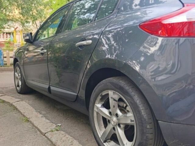 Серый Рено Меган, объемом двигателя 2 л и пробегом 210 тыс. км за 5000 $, фото 2 на Automoto.ua