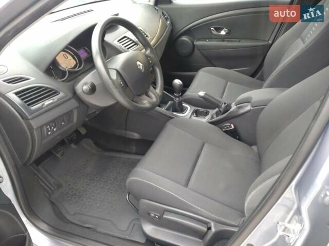 Серый Рено Меган, объемом двигателя 1.6 л и пробегом 206 тыс. км за 7000 $, фото 6 на Automoto.ua