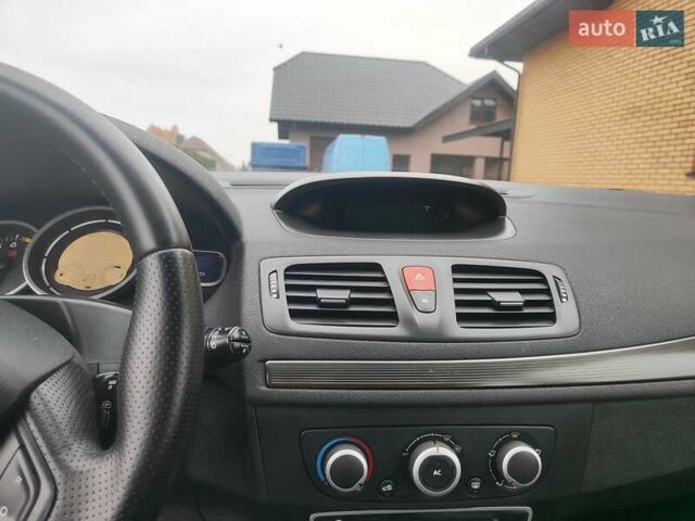 Сірий Рено Меган, об'ємом двигуна 1.6 л та пробігом 250 тис. км за 6200 $, фото 9 на Automoto.ua