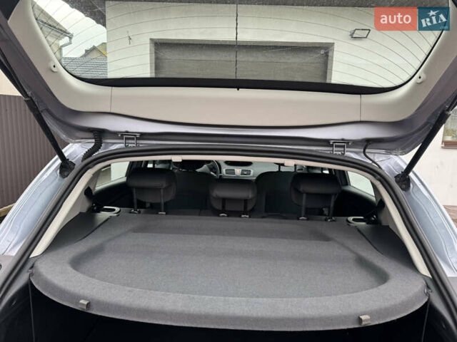 Серый Рено Меган, объемом двигателя 1.6 л и пробегом 200 тыс. км за 6250 $, фото 19 на Automoto.ua