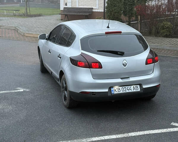 Серый Рено Меган, объемом двигателя 1.46 л и пробегом 300 тыс. км за 4700 $, фото 5 на Automoto.ua