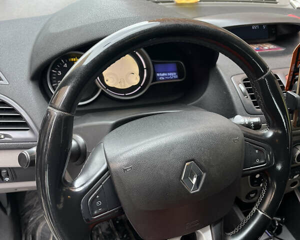 Серый Рено Меган, объемом двигателя 1.46 л и пробегом 333 тыс. км за 5200 $, фото 10 на Automoto.ua