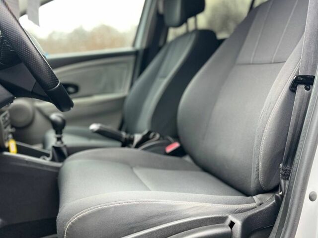 Серый Рено Меган, объемом двигателя 0 л и пробегом 245 тыс. км за 6100 $, фото 5 на Automoto.ua