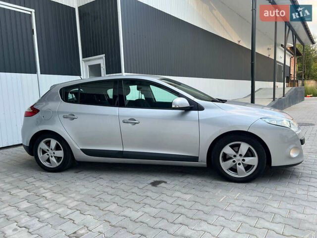 Серый Рено Меган, объемом двигателя 1.6 л и пробегом 144 тыс. км за 6699 $, фото 9 на Automoto.ua