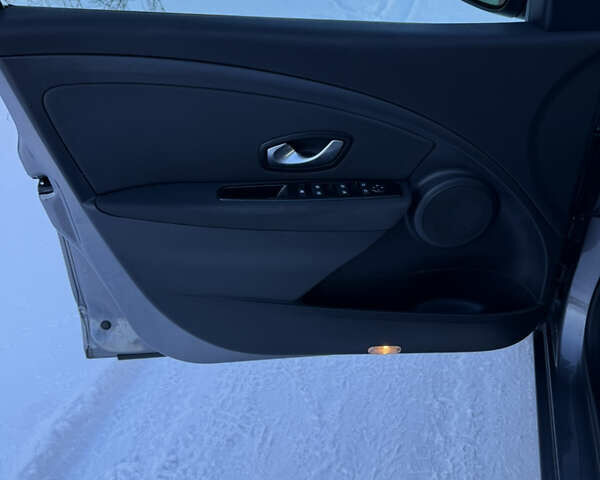 Сірий Рено Меган, об'ємом двигуна 1.6 л та пробігом 193 тис. км за 6700 $, фото 50 на Automoto.ua