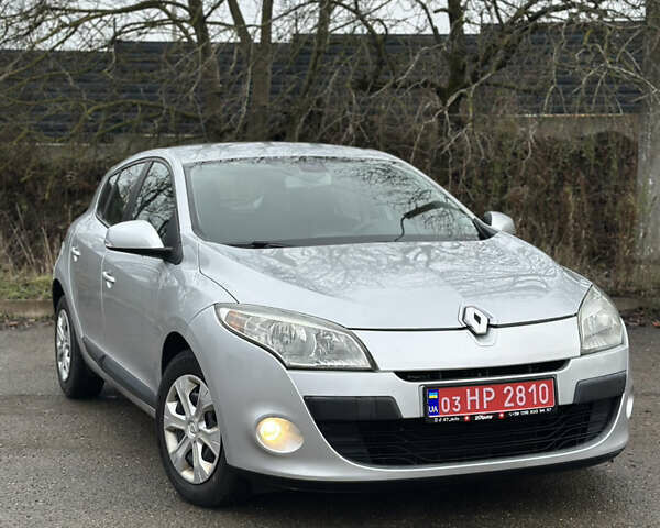 Серый Рено Меган, объемом двигателя 1.6 л и пробегом 170 тыс. км за 6500 $, фото 1 на Automoto.ua