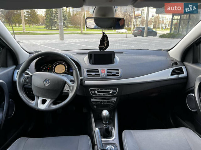 Сірий Рено Меган, об'ємом двигуна 1.6 л та пробігом 198 тис. км за 6750 $, фото 35 на Automoto.ua