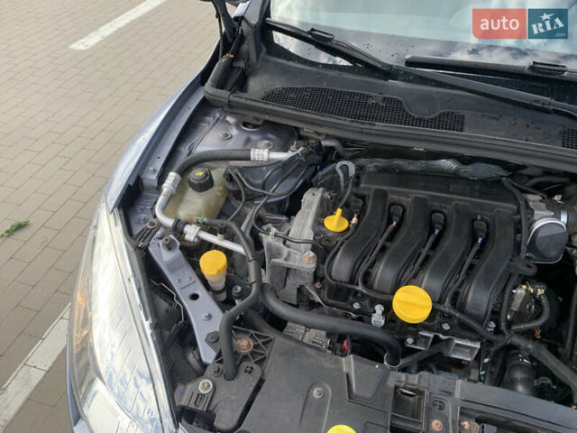 Рено Меган 2009 в Сумах на Automoto.ua Серый Рено Меган, объемом двигателя 1.6 л и пробегом 229 тыс. км за 6700 $, фото 22 на Automoto.ua