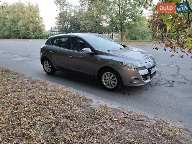 Серый Рено Меган, объемом двигателя 1.5 л и пробегом 185 тыс. км за 7200 $, фото 2 на Automoto.ua