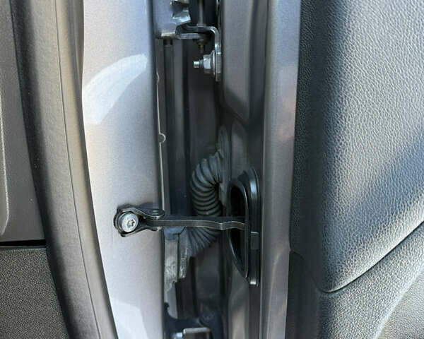 Сірий Рено Меган, об'ємом двигуна 1.6 л та пробігом 193 тис. км за 6700 $, фото 56 на Automoto.ua