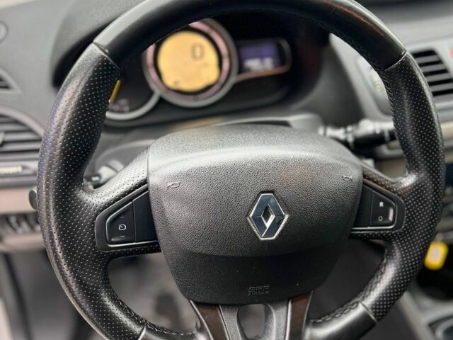 Серый Рено Меган, объемом двигателя 0 л и пробегом 245 тыс. км за 6100 $, фото 6 на Automoto.ua