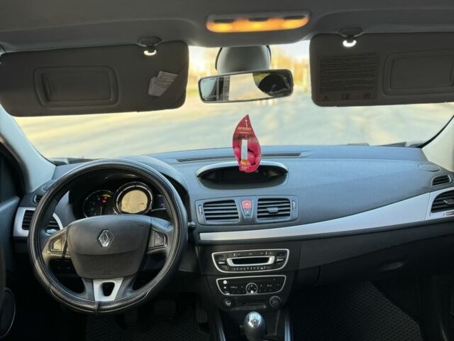 Сірий Рено Меган, об'ємом двигуна 1.5 л та пробігом 225 тис. км за 6300 $, фото 9 на Automoto.ua