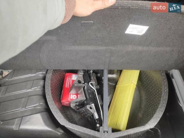 Сірий Рено Меган, об'ємом двигуна 1.6 л та пробігом 250 тис. км за 6200 $, фото 14 на Automoto.ua