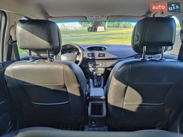 Рено Меган 2009 в Виннице на Automoto.ua Серый Рено Меган, объемом двигателя 1.5 л и пробегом 242 тыс. км за 6950 $, фото 13 на Automoto.ua