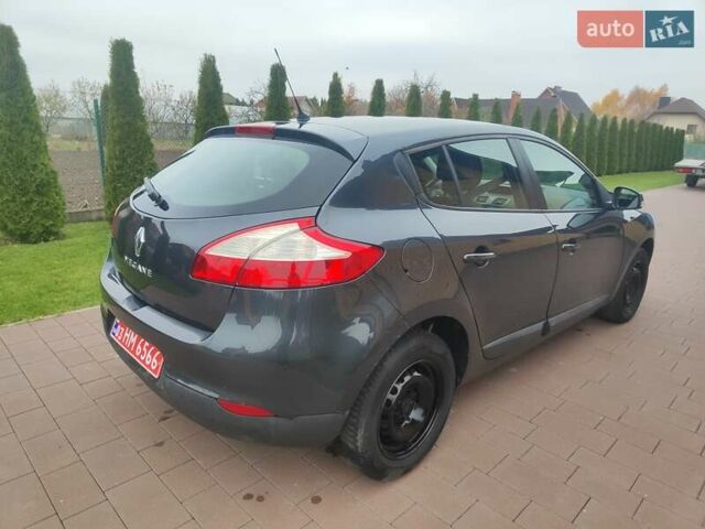 Сірий Рено Меган, об'ємом двигуна 1.6 л та пробігом 250 тис. км за 6200 $, фото 4 на Automoto.ua