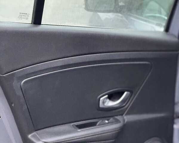 Серый Рено Меган, объемом двигателя 1.6 л и пробегом 193 тыс. км за 5999 $, фото 40 на Automoto.ua