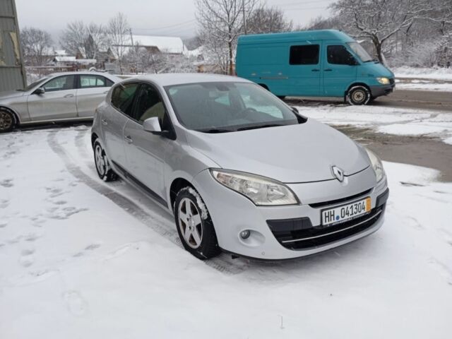 Серый Рено Меган, объемом двигателя 1.6 л и пробегом 176 тыс. км за 5750 $, фото 2 на Automoto.ua