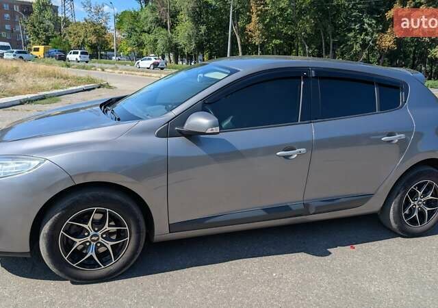 Рено Меган 2009 у Дніпро (Дніпропетровську) на Automoto.ua Сірий Рено Меган, об'ємом двигуна 1.5 л та пробігом 282 тис. км за 6300 $, фото 4 на Automoto.ua