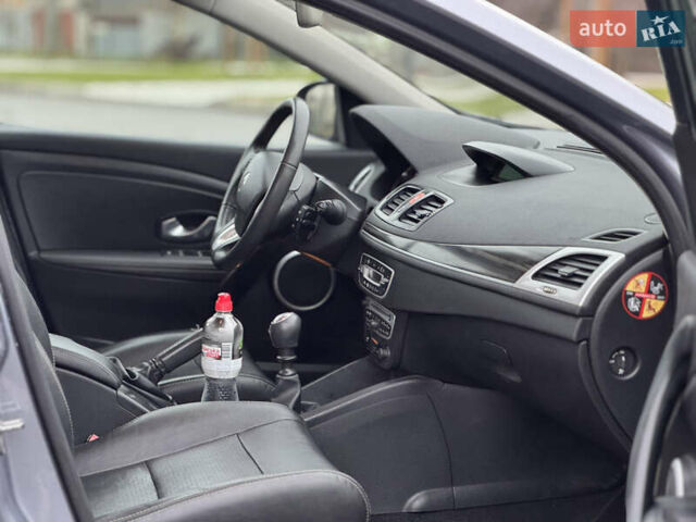 Серый Рено Меган, объемом двигателя 1.6 л и пробегом 193 тыс. км за 5999 $, фото 45 на Automoto.ua