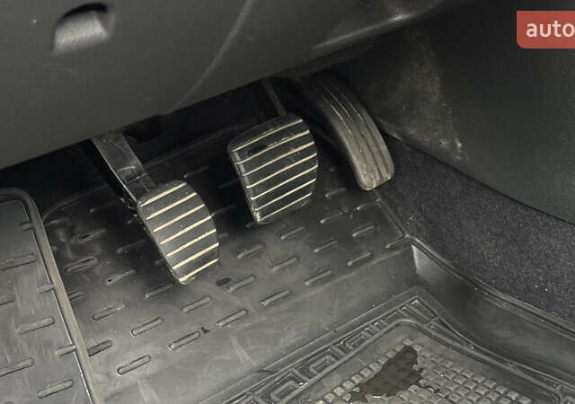 Серый Рено Меган, объемом двигателя 1.5 л и пробегом 242 тыс. км за 6950 $, фото 14 на Automoto.ua