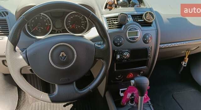 Серый Рено Меган, объемом двигателя 1.6 л и пробегом 145 тыс. км за 5999 $, фото 4 на Automoto.ua