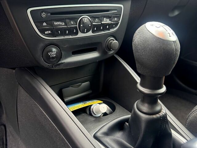 Серый Рено Меган, объемом двигателя 1.6 л и пробегом 232 тыс. км за 6900 $, фото 8 на Automoto.ua