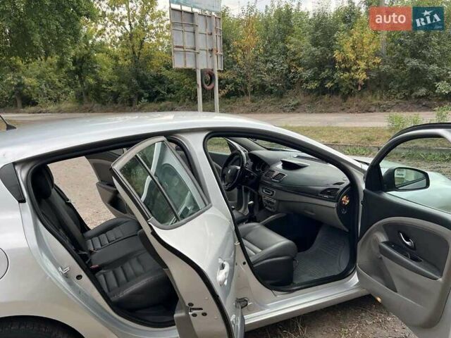 Сірий Рено Меган, об'ємом двигуна 1.5 л та пробігом 372 тис. км за 4550 $, фото 12 на Automoto.ua