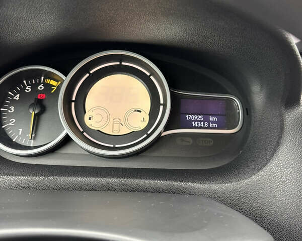 Серый Рено Меган, объемом двигателя 1.6 л и пробегом 170 тыс. км за 6500 $, фото 16 на Automoto.ua