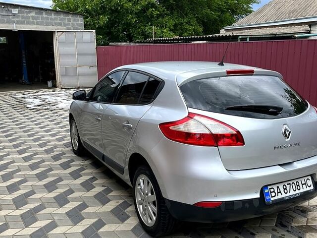 Сірий Рено Меган, об'ємом двигуна 1.5 л та пробігом 223 тис. км за 6800 $, фото 3 на Automoto.ua