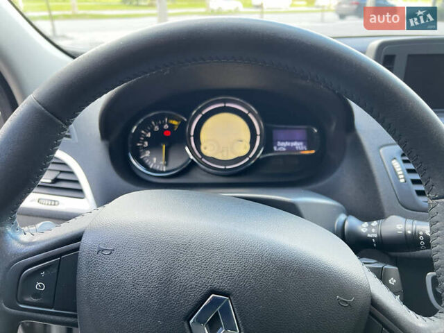 Сірий Рено Меган, об'ємом двигуна 1.6 л та пробігом 198 тис. км за 6750 $, фото 31 на Automoto.ua