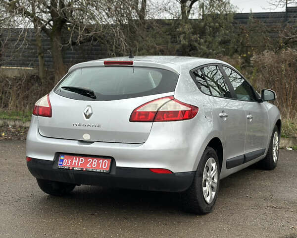 Серый Рено Меган, объемом двигателя 1.6 л и пробегом 170 тыс. км за 6500 $, фото 7 на Automoto.ua