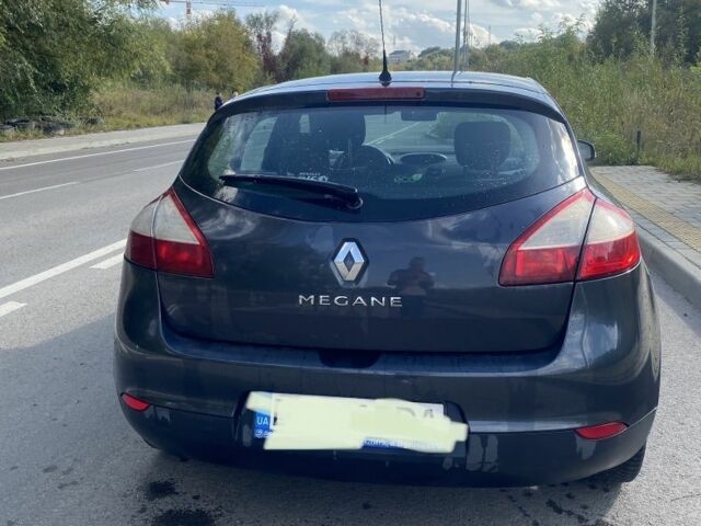 Рено Меган 2009 в Львове на Automoto.ua Серый Рено Меган, объемом двигателя 1 л и пробегом 289 тыс. км за 6150 $, фото 1 на Automoto.ua