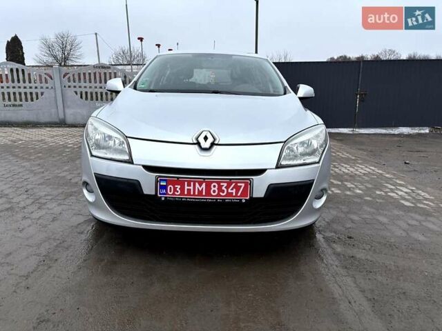 Сірий Рено Меган, об'ємом двигуна 1.6 л та пробігом 265 тис. км за 6100 $, фото 1 на Automoto.ua