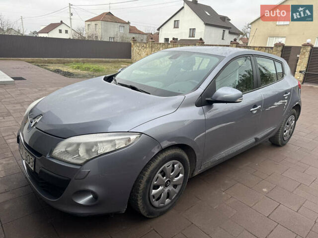 Серый Рено Меган, объемом двигателя 1.6 л и пробегом 200 тыс. км за 6250 $, фото 1 на Automoto.ua