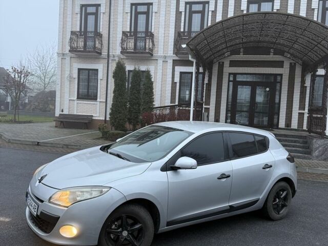 Сірий Рено Меган, об'ємом двигуна 1.5 л та пробігом 300 тис. км за 4499 $, фото 1 на Automoto.ua