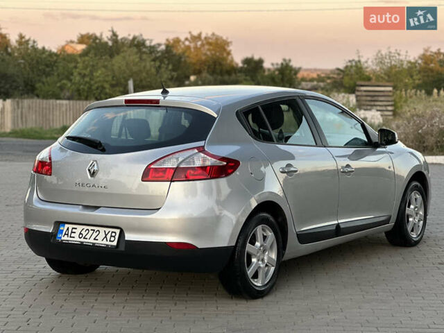 Сірий Рено Меган, об'ємом двигуна 1.6 л та пробігом 187 тис. км за 7100 $, фото 6 на Automoto.ua
