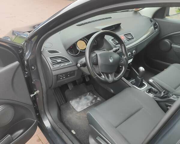 Сірий Рено Меган, об'ємом двигуна 1.6 л та пробігом 250 тис. км за 6200 $, фото 17 на Automoto.ua