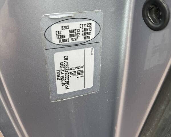 Серый Рено Меган, объемом двигателя 1.6 л и пробегом 200 тыс. км за 6250 $, фото 16 на Automoto.ua