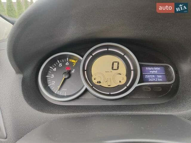 Сірий Рено Меган, об'ємом двигуна 1.6 л та пробігом 250 тис. км за 6200 $, фото 8 на Automoto.ua