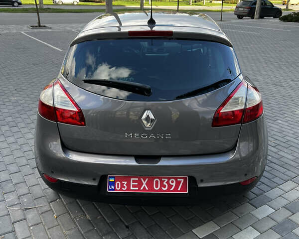 Сірий Рено Меган, об'ємом двигуна 1.6 л та пробігом 198 тис. км за 6750 $, фото 5 на Automoto.ua