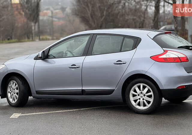 Серый Рено Меган, объемом двигателя 1.6 л и пробегом 193 тыс. км за 5999 $, фото 14 на Automoto.ua