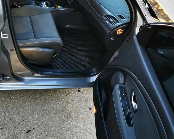 Сірий Рено Меган, об'ємом двигуна 1.5 л та пробігом 259 тис. км за 5900 $, фото 16 на Automoto.ua