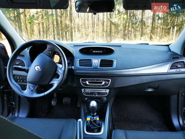 Сірий Рено Меган, об'ємом двигуна 1.5 л та пробігом 259 тис. км за 5900 $, фото 18 на Automoto.ua