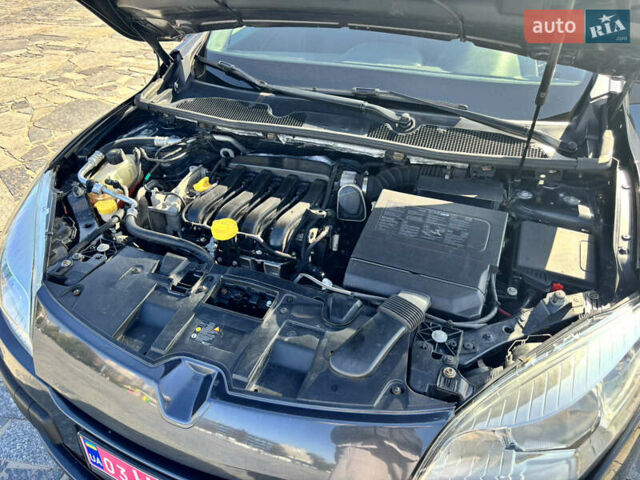 Рено Меган 2009 у Александрие на Automoto.ua Сірий Рено Меган, об'ємом двигуна 1.6 л та пробігом 212 тис. км за 7600 $, фото 28 на Automoto.ua